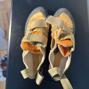 Butora Endeavor USW 7.5 climbing shoe